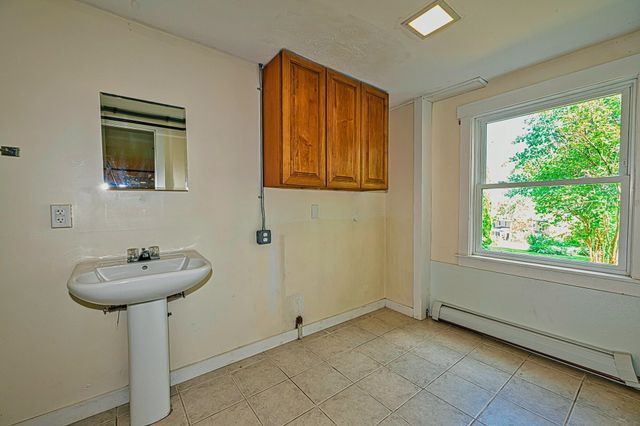 81 Seamans Road, New London, NH 03257