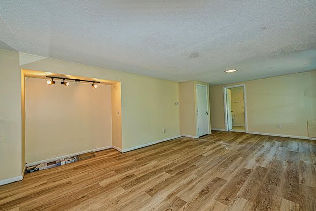 81 Seamans Road, New London, NH 03257