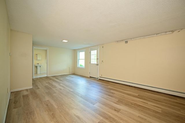 81 Seamans Road, New London, NH 03257