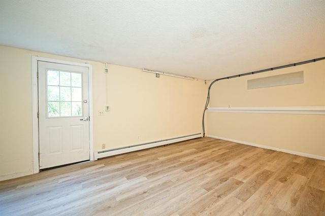 81 Seamans Road, New London, NH 03257