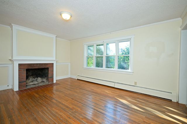 81 Seamans Road, New London, NH 03257