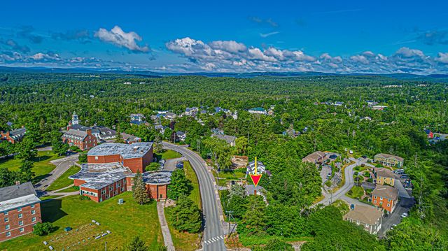 81 Seamans Road, New London, NH 03257