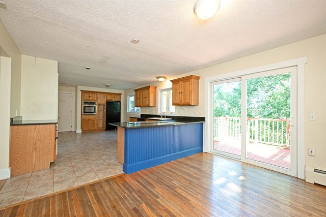 81 Seamans Road, New London, NH 03257