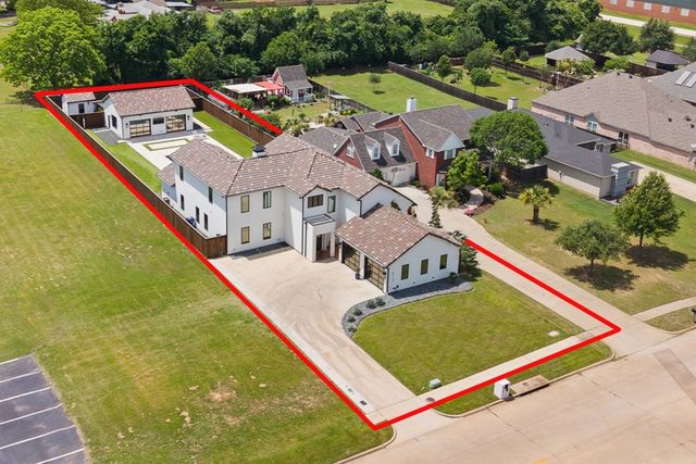 613 Wildcat Way, Kennedale, TX 76060
