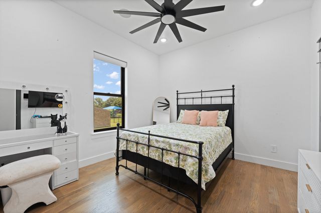 613 Wildcat Way, Kennedale, TX 76060