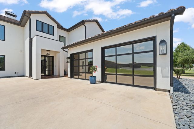 613 Wildcat Way, Kennedale, TX 76060