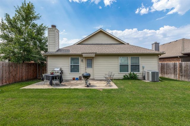 8901 Sierra Trail, Cross Roads, TX 76227