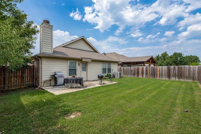 8901 Sierra Trail, Cross Roads, TX 76227