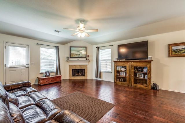 8901 Sierra Trail, Cross Roads, TX 76227