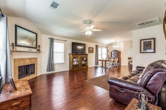 8901 Sierra Trail, Cross Roads, TX 76227