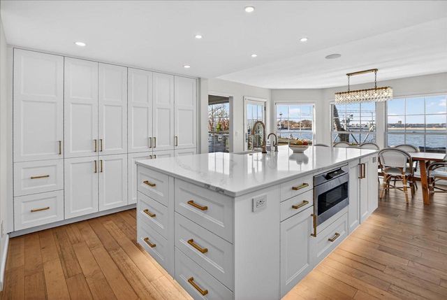 32 Fuller Court, Madison, WI 53704