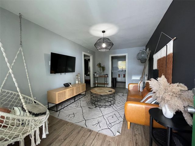 2409 Bastrop 2, Houston, TX 77004