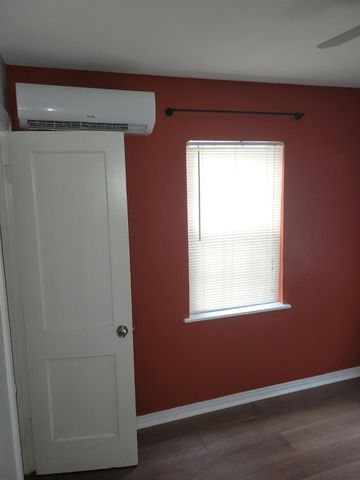 2409 Bastrop 2, Houston, TX 77004