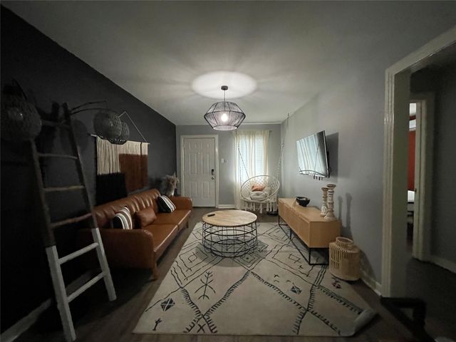 2409 Bastrop 2, Houston, TX 77004