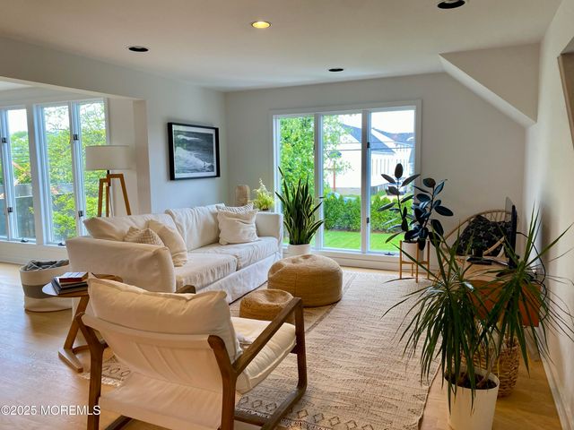 121 Bridge Avenue, Bay Head, NJ 08742