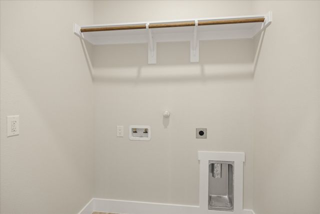 5801 Barkridge Drive, Granbury, TX 76048