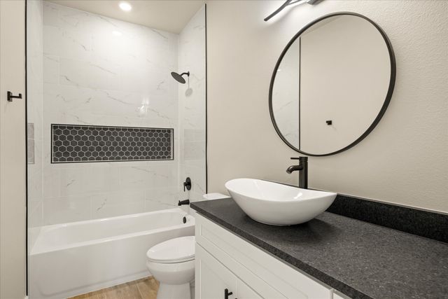 5801 Barkridge Drive, Granbury, TX 76048