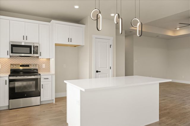 5801 Barkridge Drive, Granbury, TX 76048