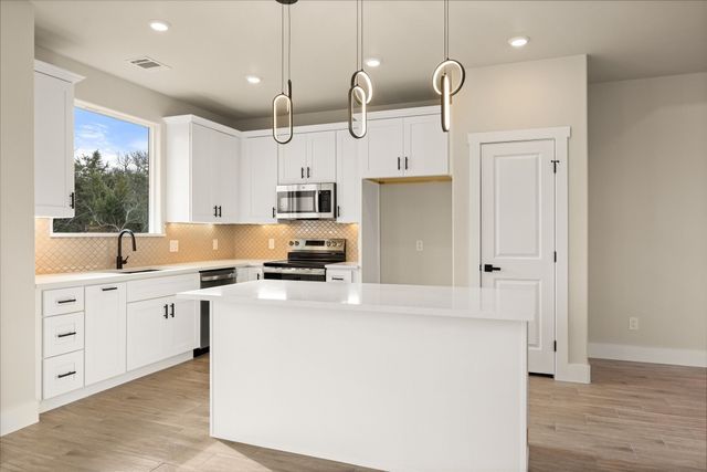 5801 Barkridge Drive, Granbury, TX 76048