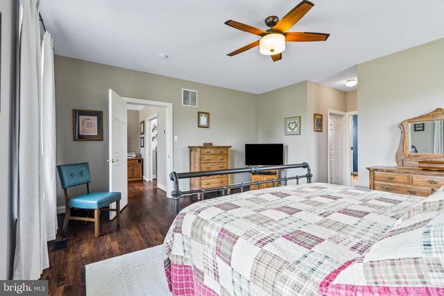 5715 DOUBS RD, Adamstown, MD 21710