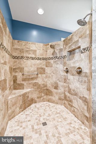 5715 DOUBS RD, Adamstown, MD 21710
