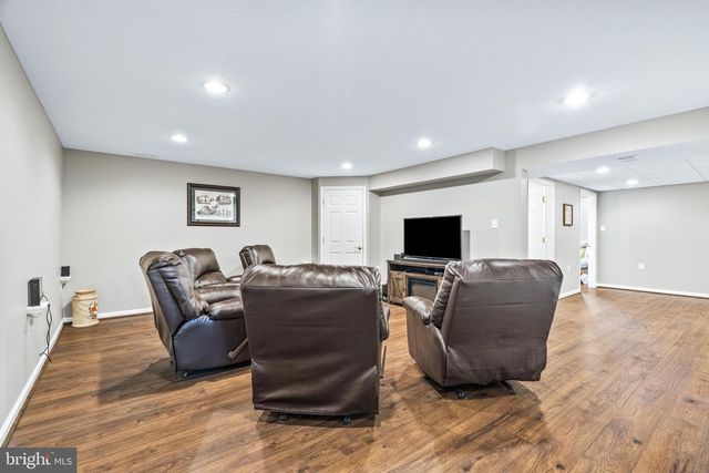 5715 DOUBS RD, Adamstown, MD 21710