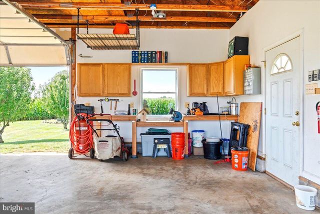 5715 DOUBS RD, Adamstown, MD 21710