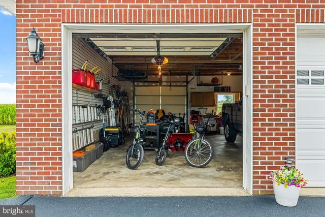 5715 DOUBS RD, Adamstown, MD 21710