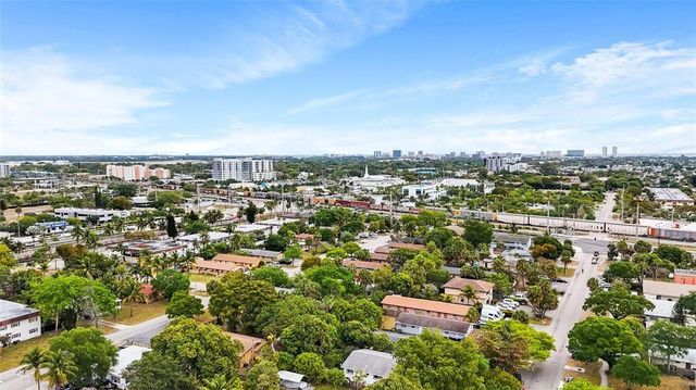 330 Avondale Drive, Pompano Beach, FL 33060