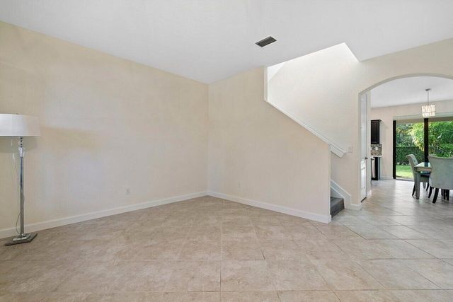 5643 Sandbirch Way, Lake Worth, FL 33463