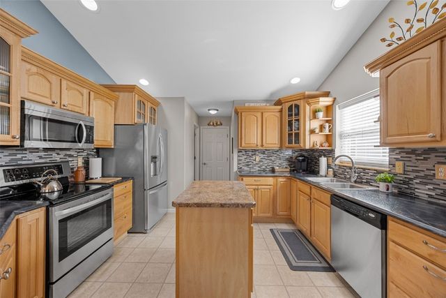 2970 Roseberry Court, Marion, IA 52302