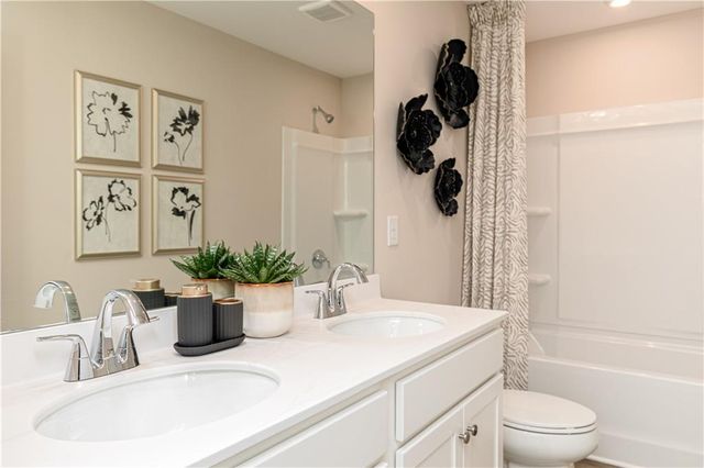 836 Leraes Way, Loganville, GA 30052