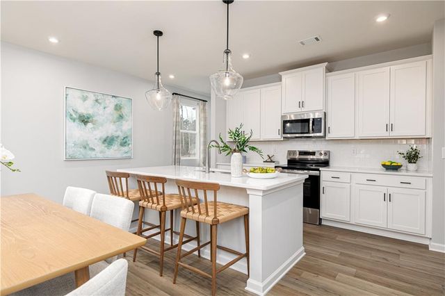 836 Leraes Way, Loganville, GA 30052