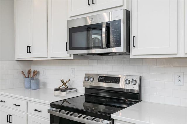 836 Leraes Way, Loganville, GA 30052