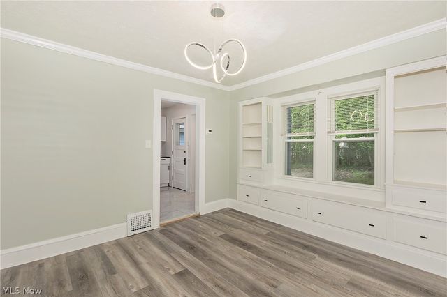 1049 Pembrook Road, Cleveland Heights, OH 44121