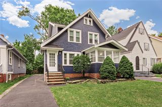 1049 Pembrook Road, Cleveland Heights, OH 44121