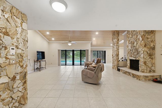 8719 NW 1ST Street, Coral Springs, FL 33071