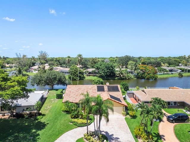 8719 NW 1ST Street, Coral Springs, FL 33071