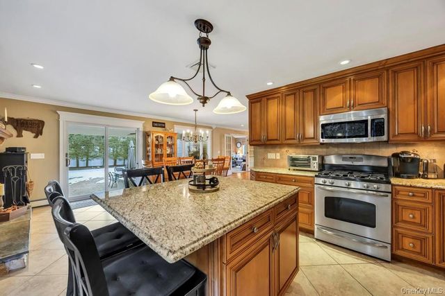 274 Collington Drive, Ronkonkoma, NY 11779