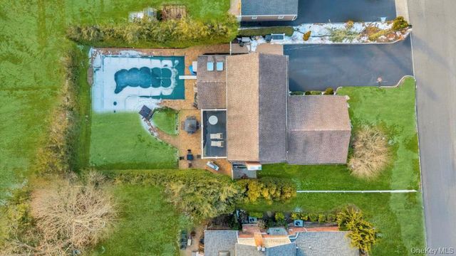 274 Collington Drive, Ronkonkoma, NY 11779