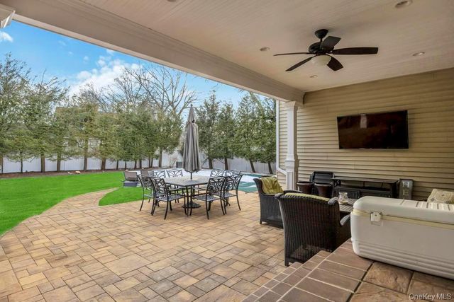 274 Collington Drive, Ronkonkoma, NY 11779