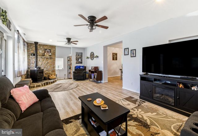 1013 DELSEA DR, Franklinville, NJ 08322