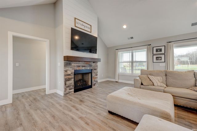 700 St Phillips Road, Evansville, IN 47712