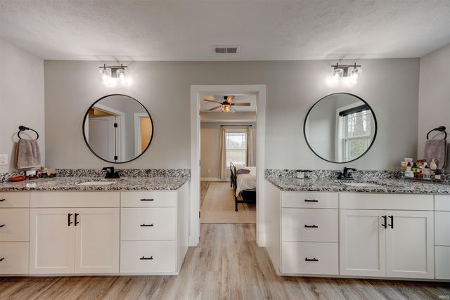 700 St Phillips Road, Evansville, IN 47712