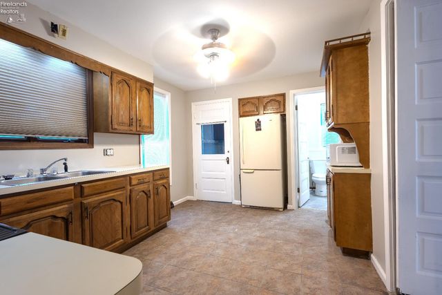 W 1225 Osborne Street, Sandusky, OH 44870