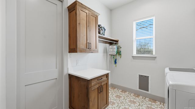 1130 Church, Seguin, TX 78155