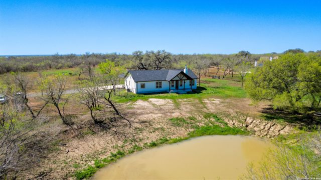 1130 Church, Seguin, TX 78155