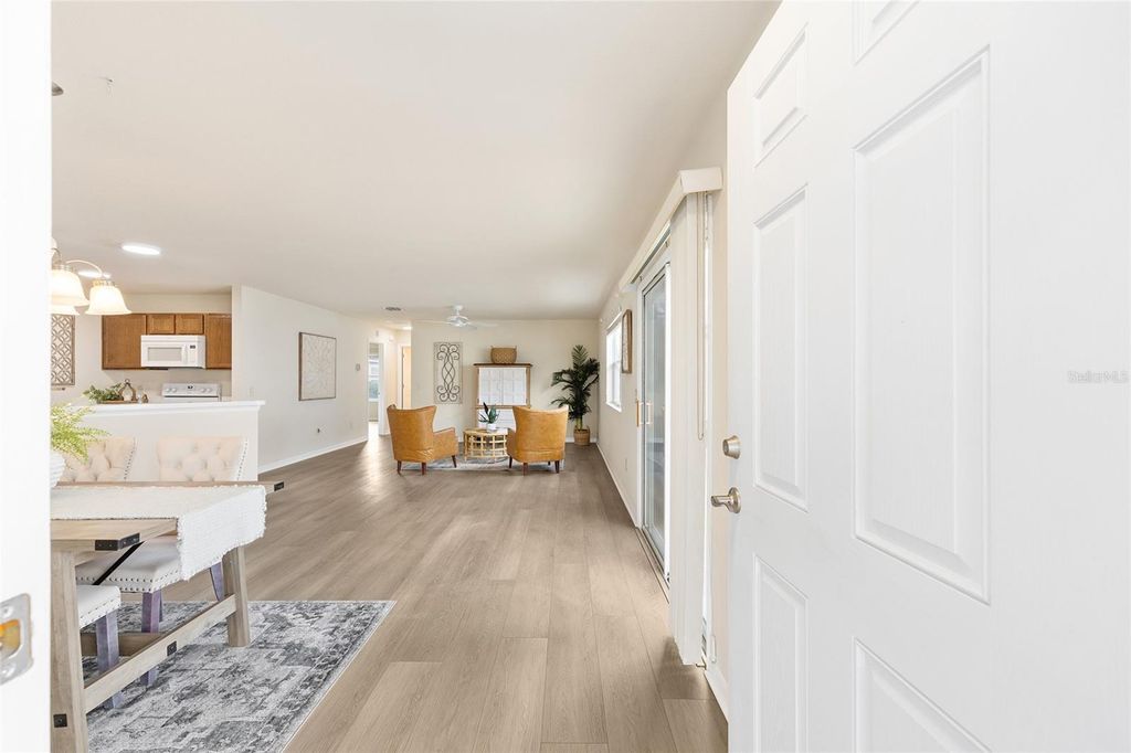 Image 6 of property listing at 3404 CARRABELLE COURT, The Villages, FL 32163