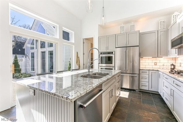 279 Tinkers Trail, Aurora, OH 44202