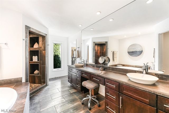 279 Tinkers Trail, Aurora, OH 44202